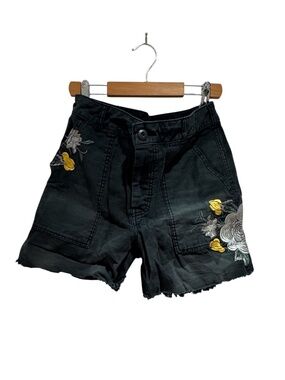 FREE PEOPLE green camo shorts with floral embroidery - size 2